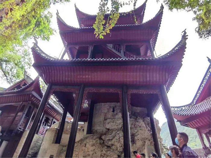 深夜车辆遇故障 贴心服务暖民心